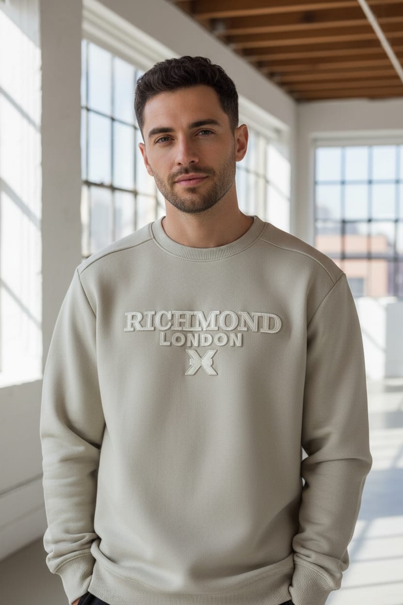 Felpa girocollo Richmond X  con logo patch UMA25067